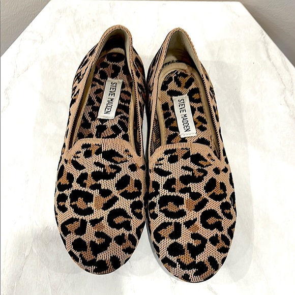 🔥Steve Madden Black and Tan Leopard Print Flats🔥 - Picture 2 of 5